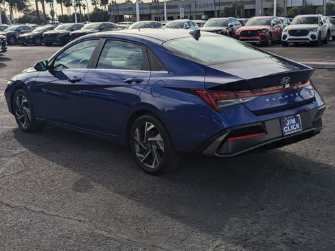 Certified 2025 Hyundai Elantra Limited w/ Cargo Package image 4