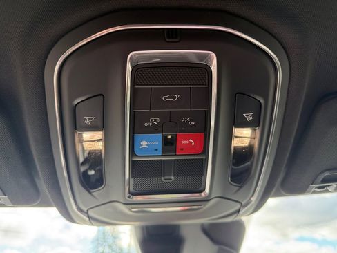 New 2026 Jeep Grand Cherokee Altitude image 23