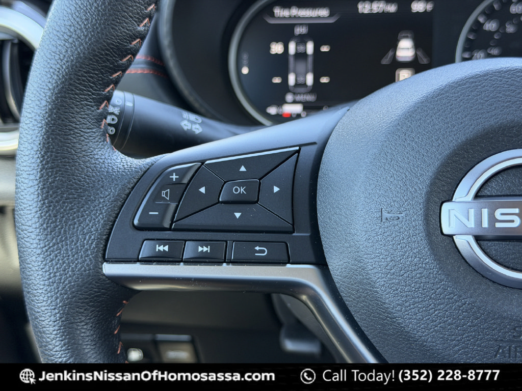 Certified 2025 Nissan Versa SR w/ Trunk Package FWD image 40
