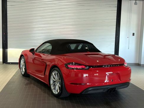 Used 2017 Porsche 718 Boxster RWD image 3
