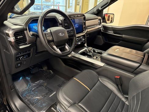 Used 2023 Ford F150 Platinum image 8
