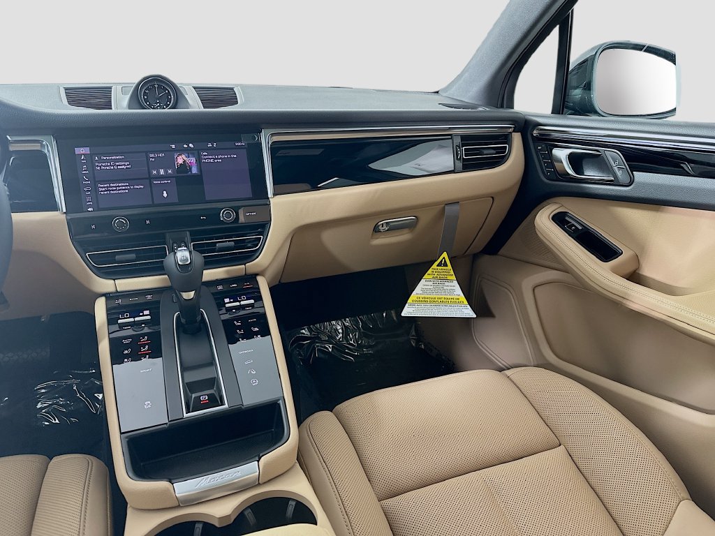 Certified 2026 Porsche Macan AWD/4WD image 26