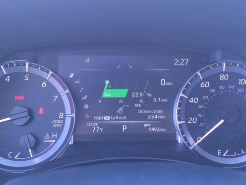 Used 2023 Toyota Highlander XLE image 22