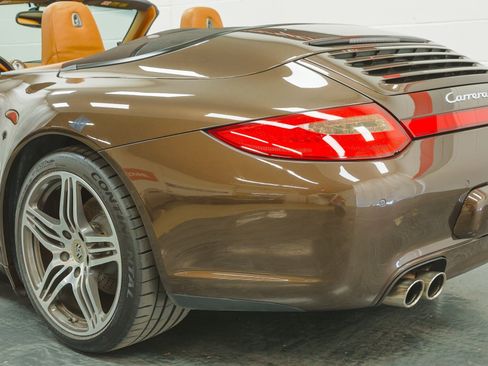 Used 2009 Porsche 911 Carrera 4S AWD/4WD image 17