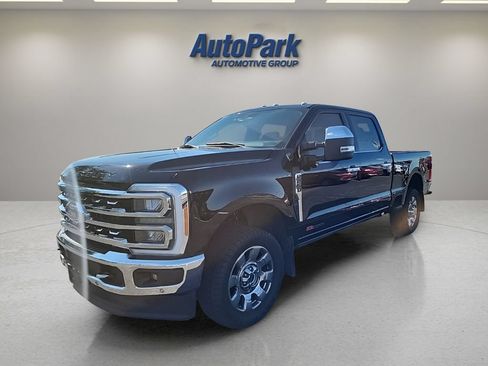 Certified 2023 Ford F250 Lariat w/ Lariat Ultimate Package AWD/4WD image 3