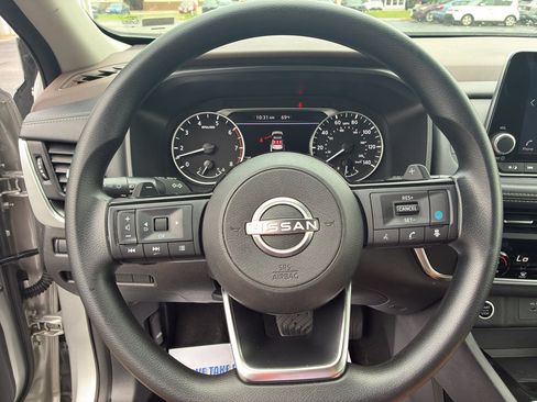Used 2023 Nissan Rogue SV FWD image 22