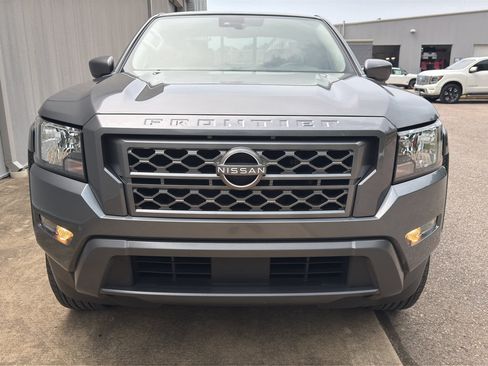 Used 2022 Nissan Frontier SV RWD image 8