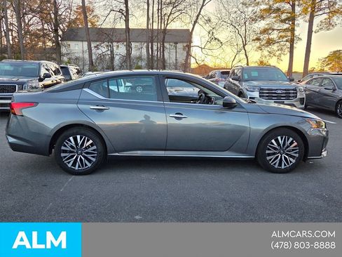 Used 2025 Nissan Altima 2.5 SV image 8