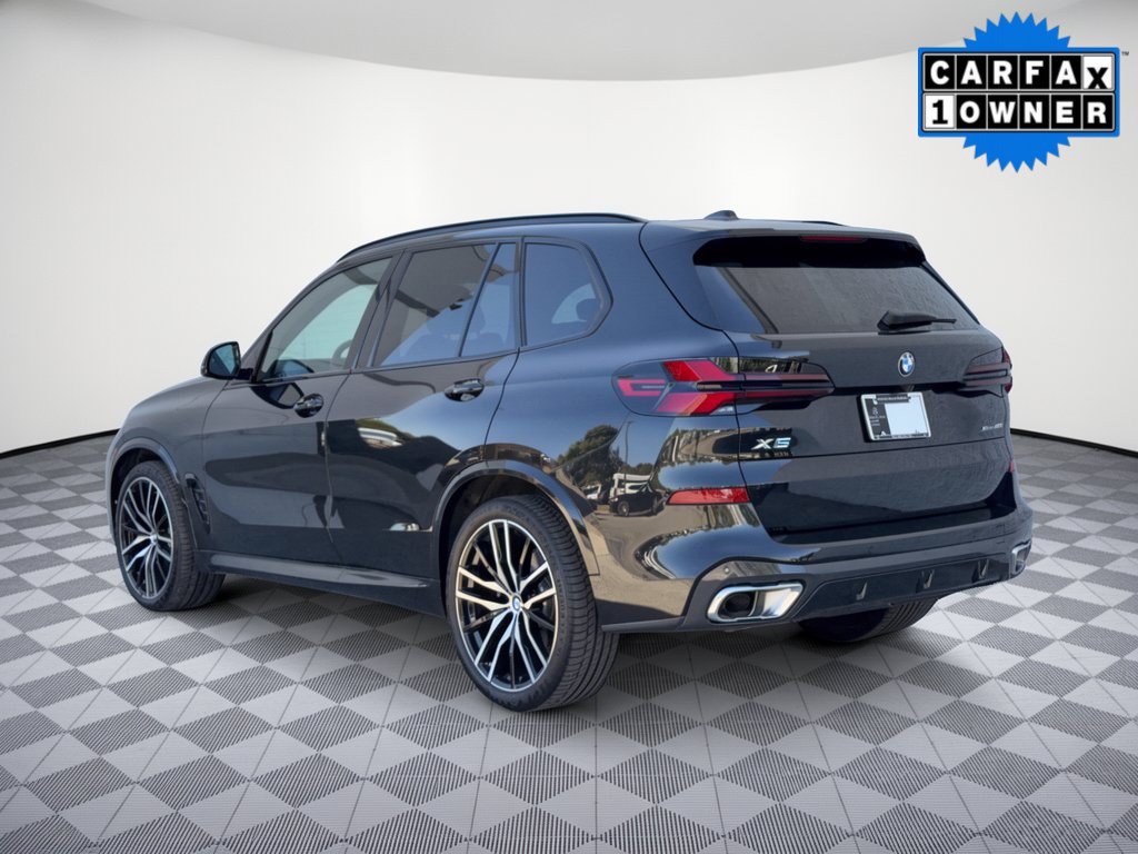 Used 2024 BMW X5 xDrive40i w/ M Sport Package AWD/4WD image 3