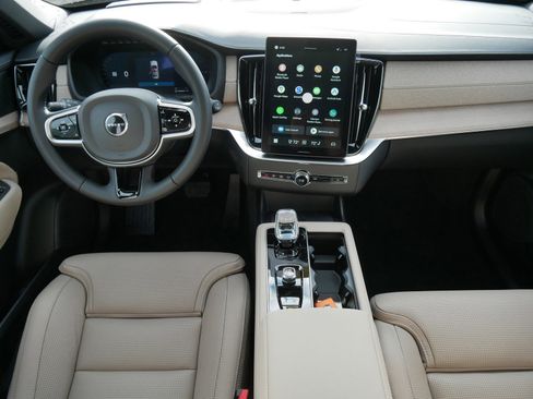 New 2026 Volvo XC90 T8 Ultra w/ Protection Package Premier image 7