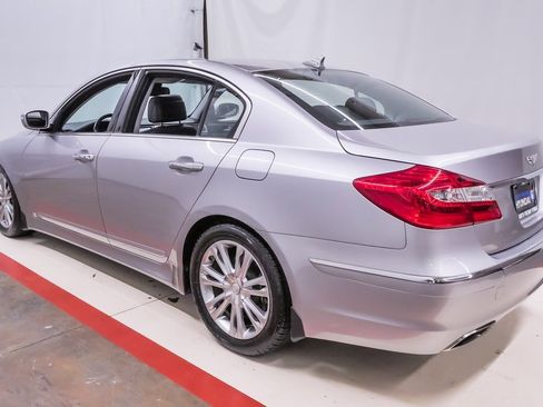 Used 2013 Hyundai Genesis 3.8 w/ Premium Pkg image 8