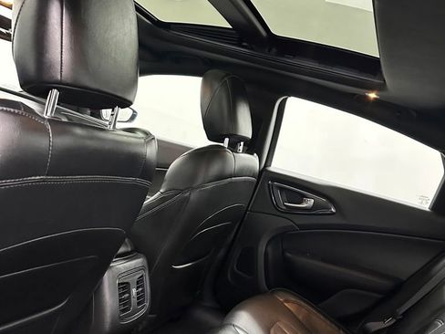 Used 2016 Chrysler 200 S w/ Navigation & Sound Group I image 30