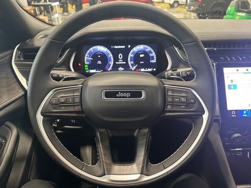 New 2025 Jeep Grand Cherokee Limited image 12