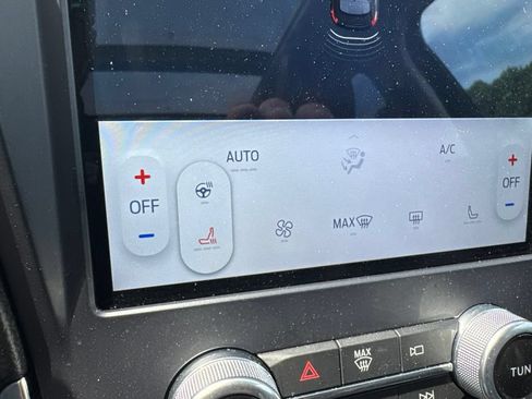 Used 2022 Ford Edge Titanium AWD/4WD image 20