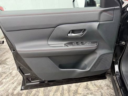 Certified 2025 Nissan Kicks SR w/ SR Premium Package image 15