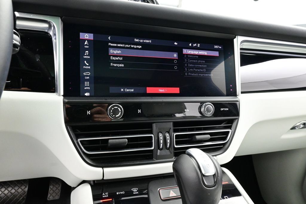 Certified 2023 Porsche Macan S AWD/4WD image 10