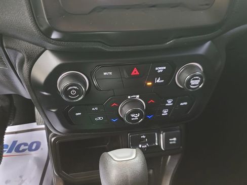 Used 2021 Jeep Renegade Latitude image 22