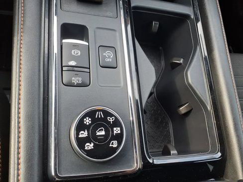 Used 2025 Nissan Pathfinder Rock Creek AWD/4WD image 20