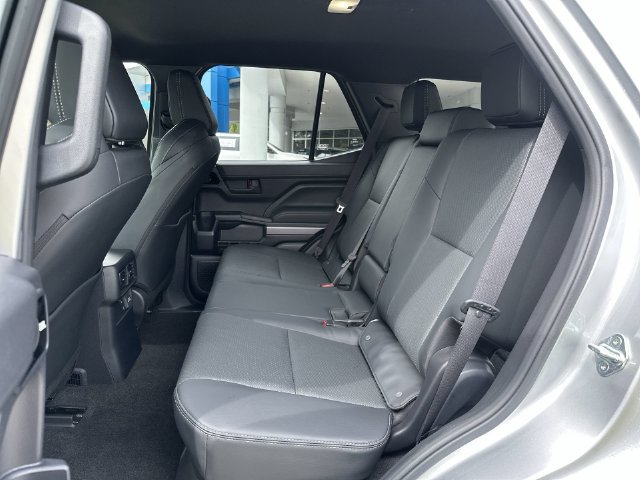 Used 2025 Toyota 4Runner TRD Off-Road Premium AWD/4WD image 27