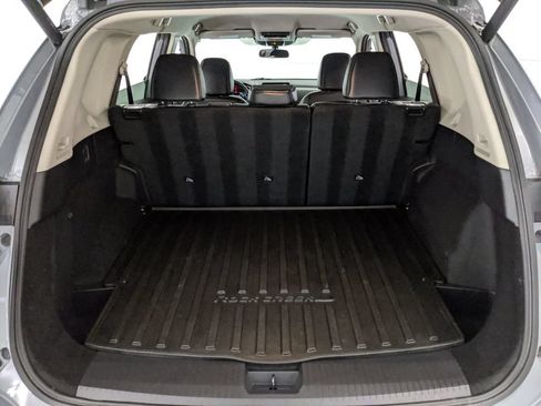 Used 2025 Nissan Rogue SV AWD/4WD image 19