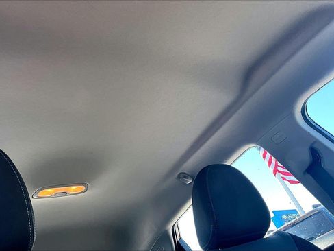 Used 2022 Chevrolet Bolt LT FWD image 27