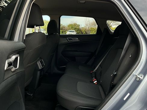 Used 2025 Kia Sportage LX image 11