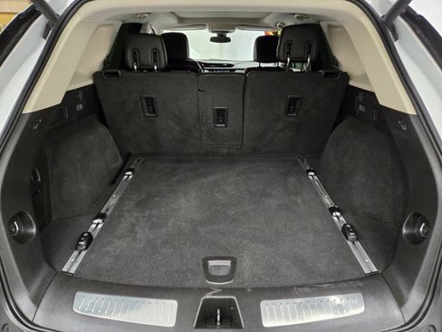 Used 2017 Cadillac XT5 Luxury w/ Driver Awareness Package image 12