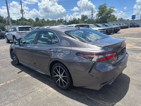 Used 2023 Toyota Camry SE FWD image 5