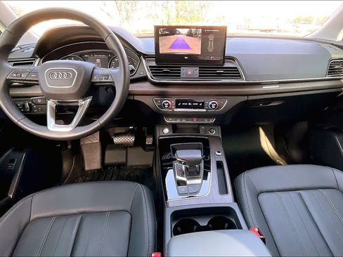 Used 2024 Audi Q5 Premium image 14