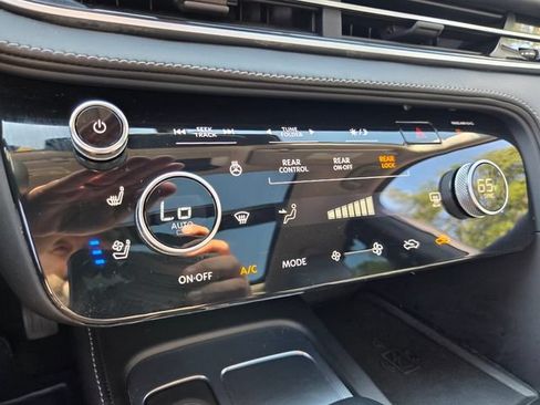 Used 2023 INFINITI QX60 Luxe w/ Performance Audio Package FWD image 30