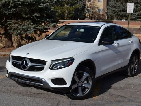 Used 2017 Mercedes-Benz GLC 300 4MATIC image 2