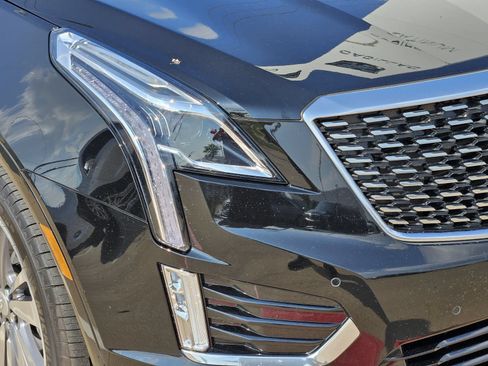 Used 2025 Cadillac XT5 Premium Luxury FWD image 9