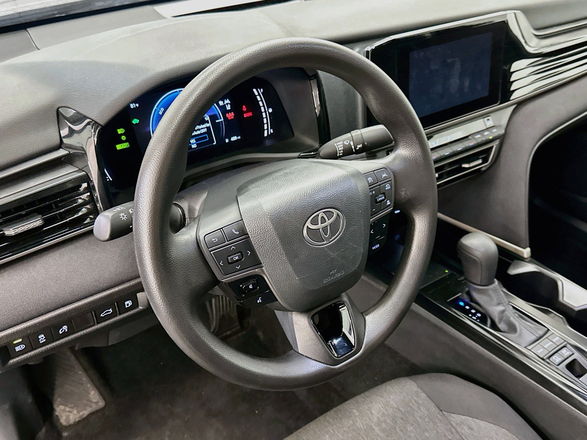 Used 2026 Toyota Camry LE FWD image 18