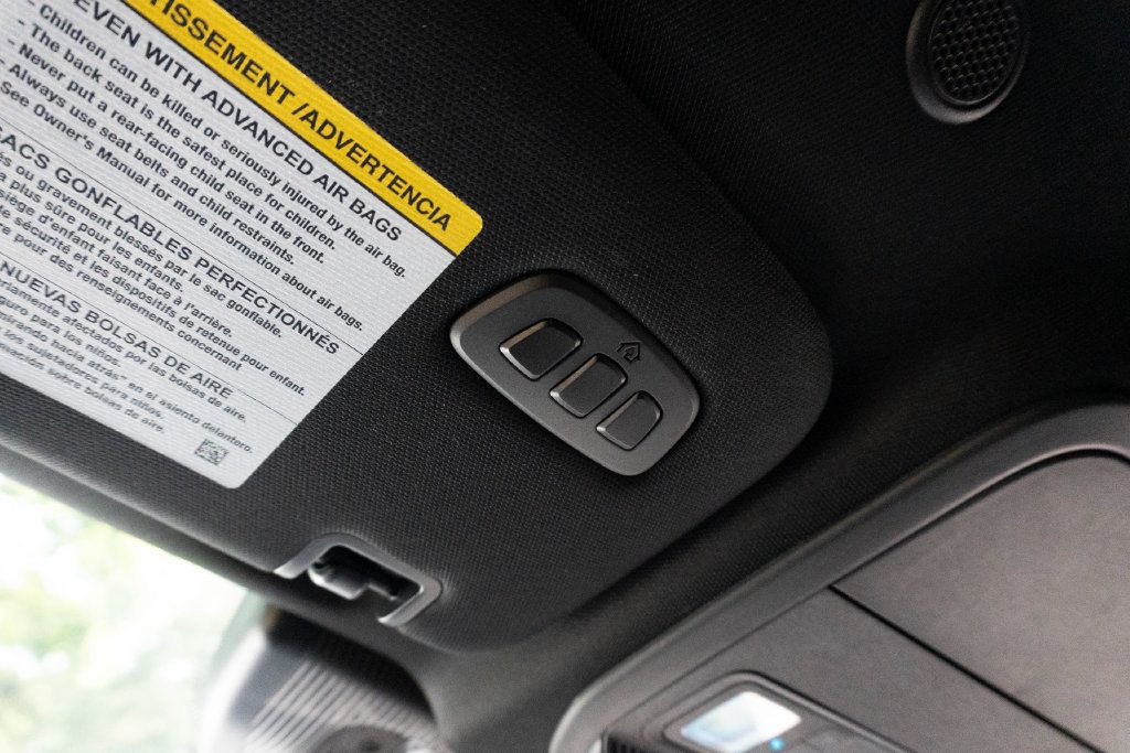 Used 2025 Ford Explorer ST-Line w/ Premium Package RWD image 34