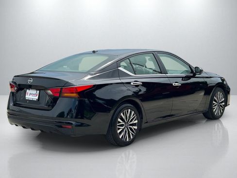 Used 2025 Nissan Altima 2.5 SV FWD image 5