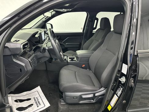 Used 2025 Toyota 4Runner SR5 AWD/4WD image 9