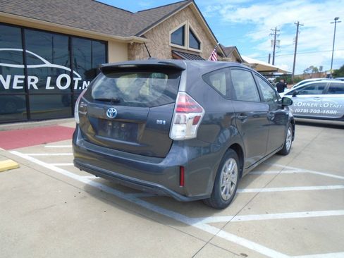 Used 2015 Toyota Prius V Four FWD image 6