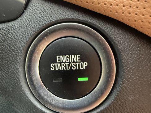 Used 2020 Chevrolet Equinox Premier image 12