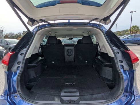 Used 2019 Nissan Rogue SV image 27