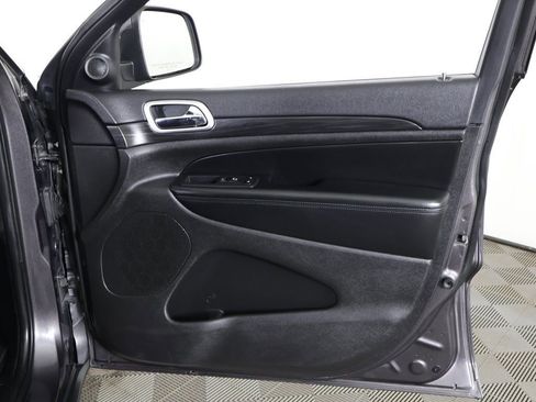 Used 2020 Jeep Grand Cherokee Laredo w/ Security & Convenience Group image 22