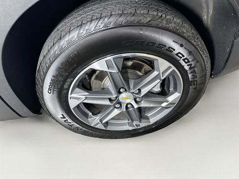 Used 2025 Chevrolet Blazer LT FWD image 11