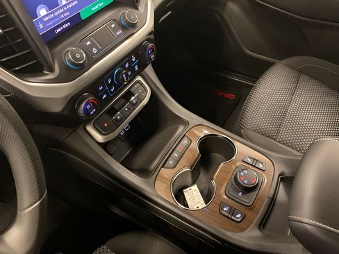 Used 2023 GMC Acadia SLE w/ Driver Convenience Package AWD/4WD image 13