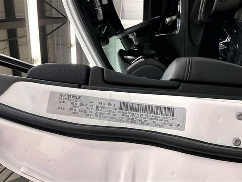 Used 2020 Jeep Grand Cherokee Altitude AWD/4WD image 40