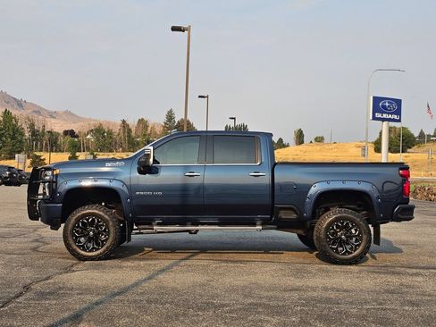 Used 2021 Chevrolet Silverado 2500 High Country AWD/4WD image 2