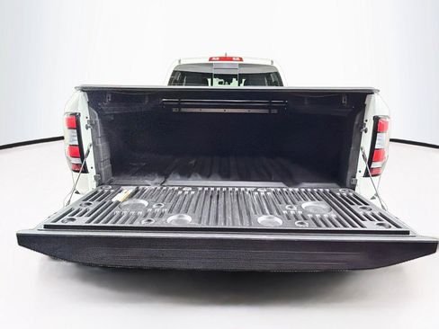 Used 2023 Nissan Frontier SV w/ Technology Package AWD/4WD image 14