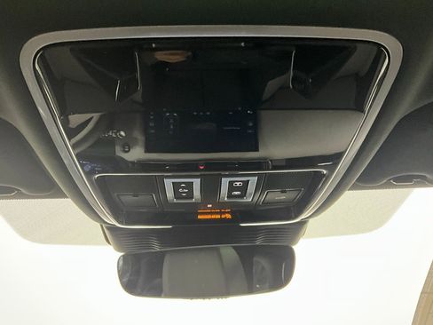 Used 2026 Land Rover Range Rover Velar S image 13