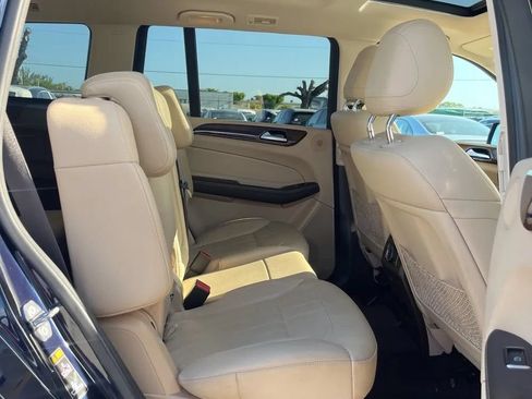 Used 2019 Mercedes-Benz GLS 450 4MATIC image 12