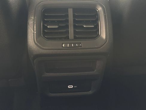 Used 2025 Volkswagen Taos SE FWD image 23