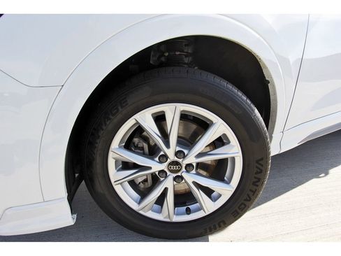 Used 2023 Audi Q3 2.0T Premium image 29