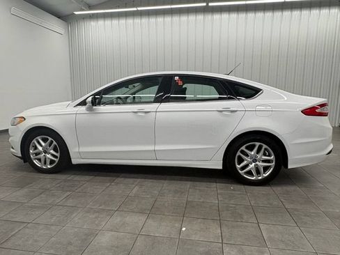 Used 2016 Ford Fusion SE FWD image 6